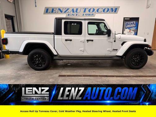 Bright White Clearcoat 2023 Jeep Gladiator Sport S