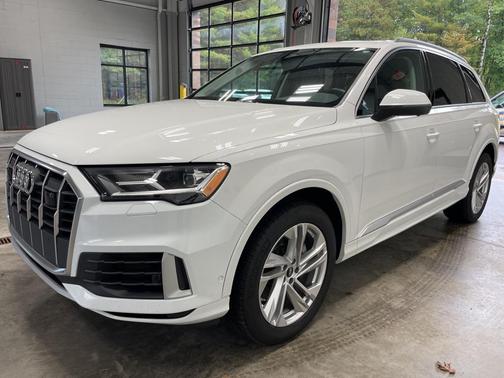 2022 Audi Q7 55 Premium Plus