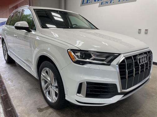 2022 Audi Q7 55 Premium Plus