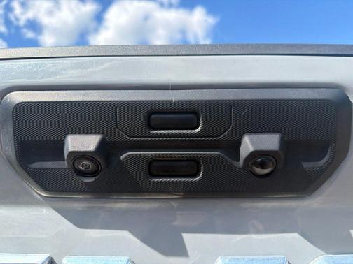 Thunderstorm Grey 2025 GMC Sierra 2500 AT4