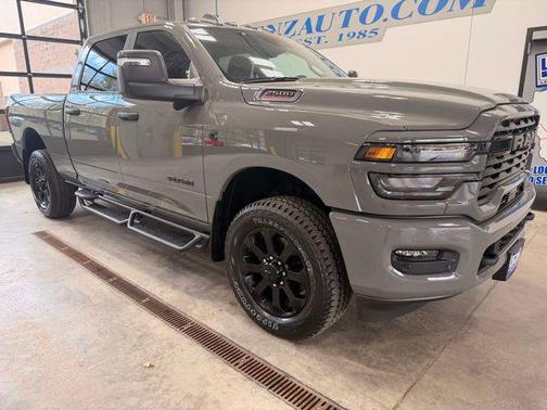 Ceramic Gray Clearcoat 2026 RAM 2500 Big Horn Crew Cab 4x4 6'4' Box