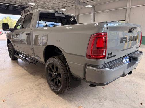 Ceramic Gray Clearcoat 2026 RAM 2500 Big Horn Crew Cab 4x4 6'4' Box