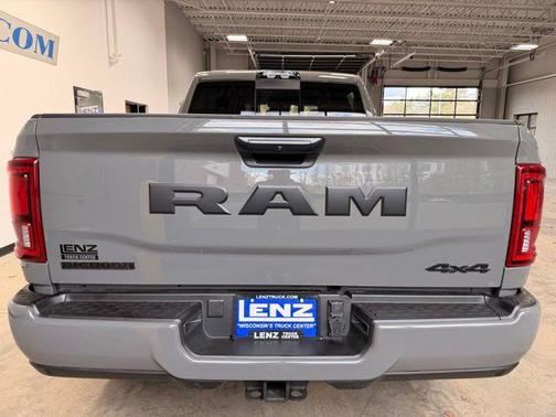 Ceramic Gray Clearcoat 2026 RAM 2500 Big Horn Crew Cab 4x4 6'4' Box