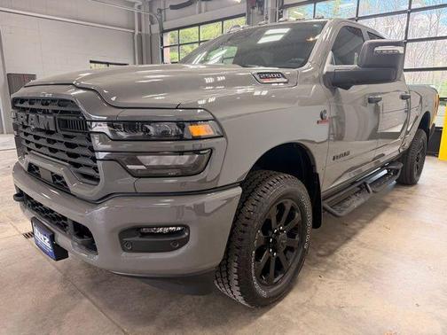 Ceramic Gray Clearcoat 2026 RAM 2500 Big Horn Crew Cab 4x4 6'4' Box