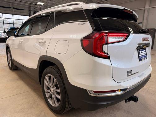 White Frost Tricoat 2022 GMC Terrain SLT