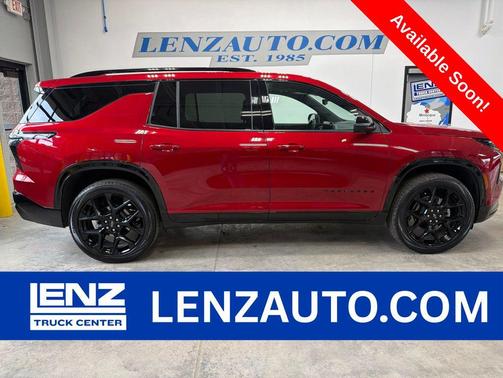 Radiant Red Tintcoat 2026 Chevrolet Traverse RS