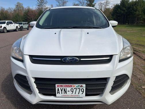 Oxford White 2016 Ford Escape SE