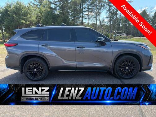 Magnetic Gray Metallic 2023 Toyota Highlander XSE