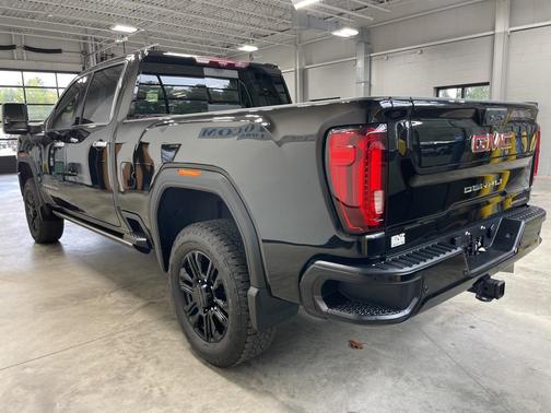 2023 GMC Sierra 2500 Denali
