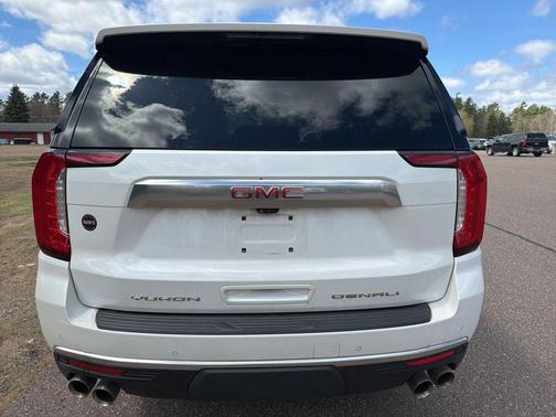 White Frost Tricoat 2021 GMC Yukon Denali