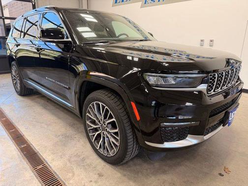 Diamond Black Crystal Pearlcoat 2021 Jeep Grand Cherokee L Summit Reserve