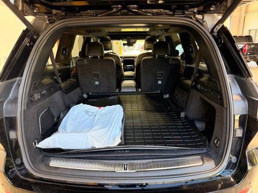 Diamond Black Crystal Pearlcoat 2021 Jeep Grand Cherokee L Summit Reserve
