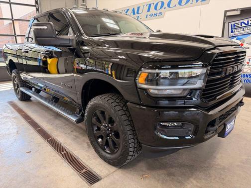 Diamond Black Crystal Pearlcoat 2024 RAM 2500 Laramie Crew Cab 4x4 6'4' Box