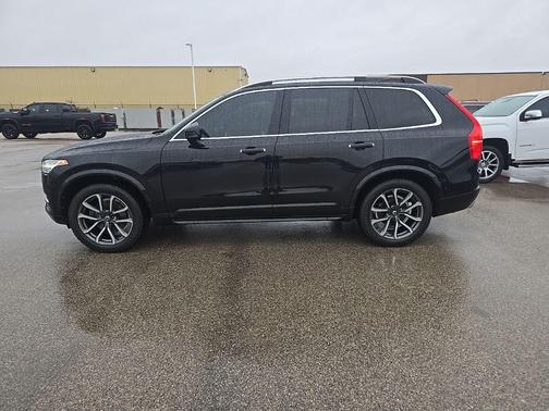 Onyx Black Metallic 2018 Volvo XC90 T6 Momentum