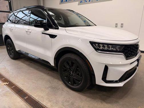 Glacial White Pearl 2021 Kia Sorento S