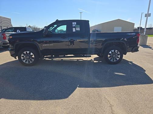 Mosaic Black Metallic 2023 Chevrolet Silverado 2500 Custom