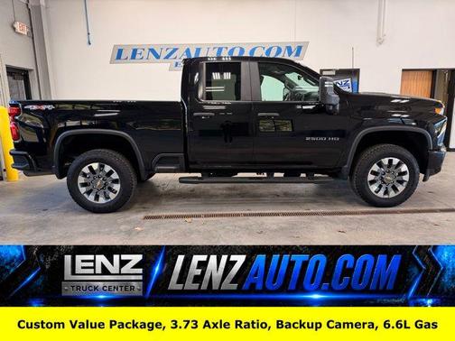 Mosaic Black Metallic 2023 Chevrolet Silverado 2500 Custom