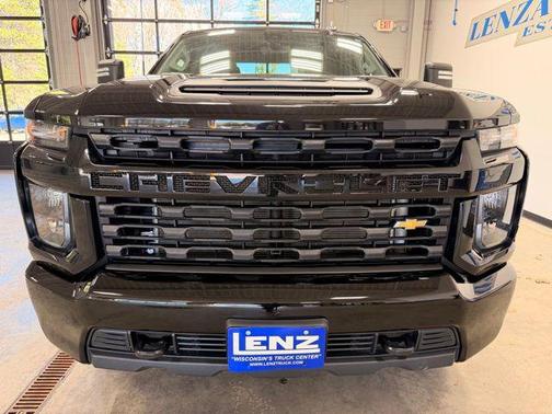 Mosaic Black Metallic 2023 Chevrolet Silverado 2500 Custom