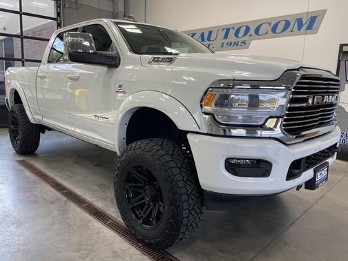 Bright White Clearcoat 2024 RAM 2500 Laramie Crew Cab 4x4 6'4' Box