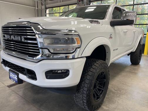 2024 RAM 2500 Laramie Crew Cab 4x4 6'4' Box