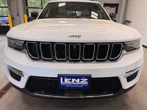Bright White Clearcoat 2023 Jeep Grand Cherokee Limited