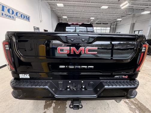 2025 GMC Sierra 2500 AT4