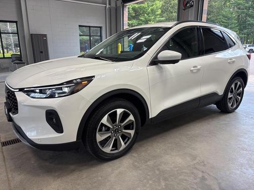 2024 Ford Escape Platinum