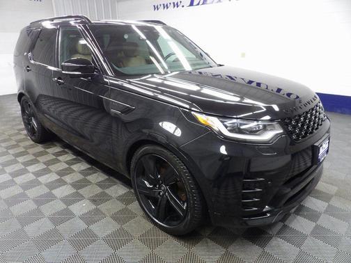 Santorini Black Metallic 2024 Land Rover Discovery P360 Dynamic SE