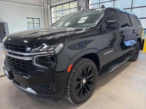 2023 Chevrolet Suburban LS