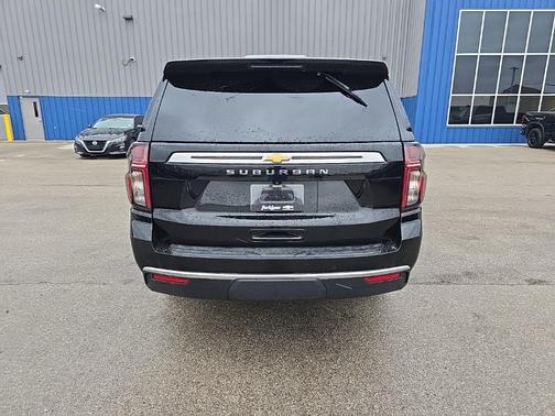 2023 Chevrolet Suburban LS