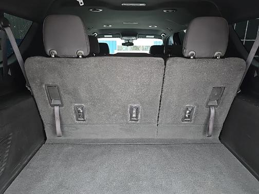 2023 Chevrolet Suburban LS