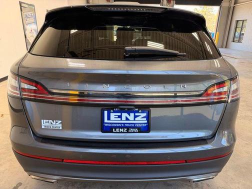 Asher Gray Metallic Clearcoat 2022 Lincoln Nautilus Reserve