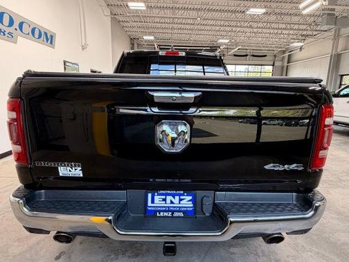 Diamond Black Crystal Pearlcoat 2019 RAM 1500 Big Horn