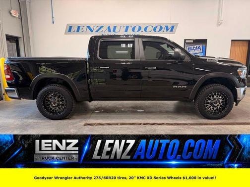 Diamond Black Crystal Pearlcoat 2019 RAM 1500 Big Horn