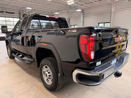 2022 GMC Sierra 2500 Pro
