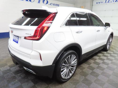 Crystal White Tricoat 2025 Cadillac XT4 Premium Luxury