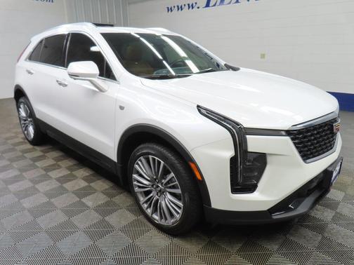 Crystal White Tricoat 2025 Cadillac XT4 Premium Luxury