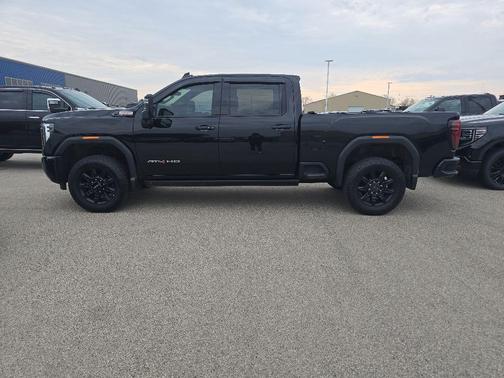 Onyx Black 2024 GMC Sierra 2500 AT4