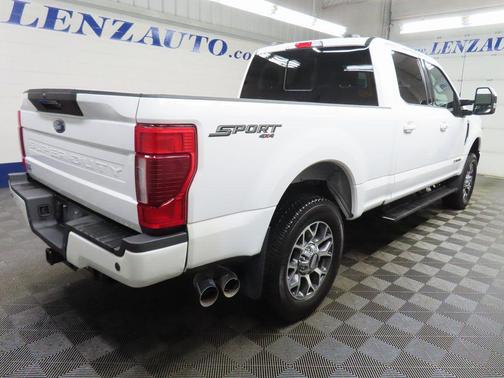 Oxford White 2022 Ford F-250 Lariat