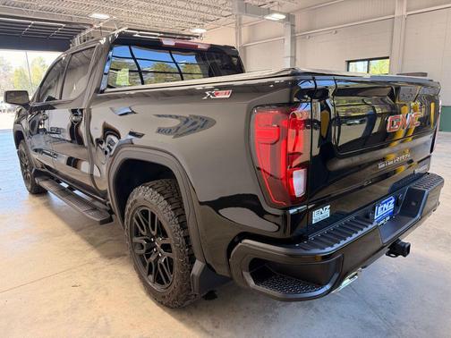 Onyx Black 2022 GMC Sierra 1500 Elevation