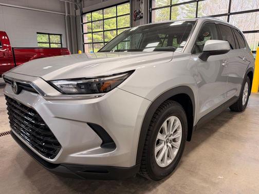 Celestial Silver Metallic 2024 Toyota Grand Highlander Hybrid XLE