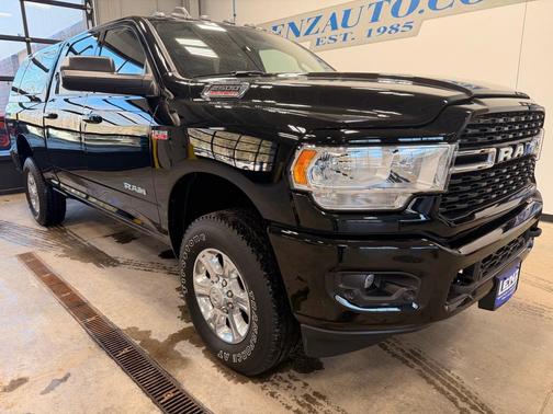 2022 RAM 2500 Big Horn Crew Cab 4x4 6'4' Box