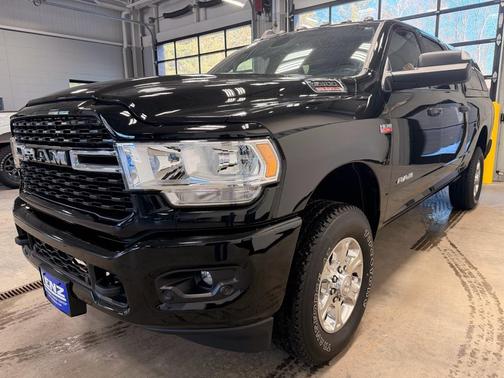 2022 RAM 2500 Big Horn Crew Cab 4x4 6'4' Box