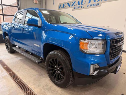 Dynamic Blue Metallic 2022 GMC Canyon Elevation