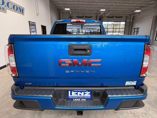 Dynamic Blue Metallic 2022 GMC Canyon Elevation