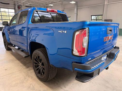 Dynamic Blue Metallic 2022 GMC Canyon Elevation