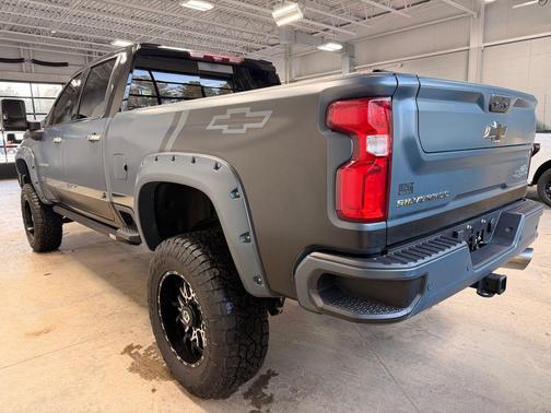 2022 Chevrolet Silverado 2500 High Country