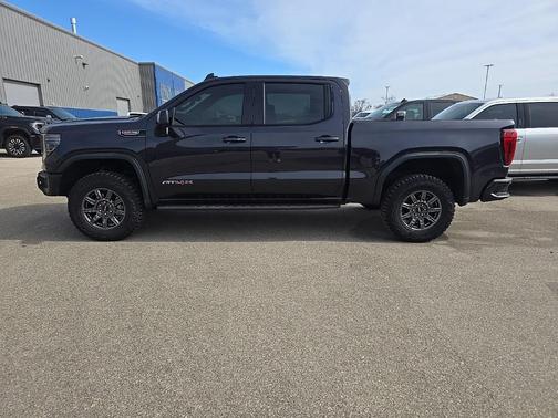 2025 GMC Sierra 1500 AT4X