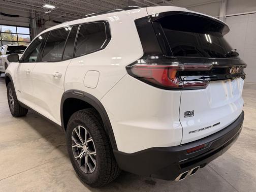 2024 GMC Acadia AWD AT4