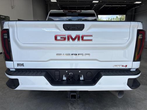 2025 GMC Sierra 2500 AT4
